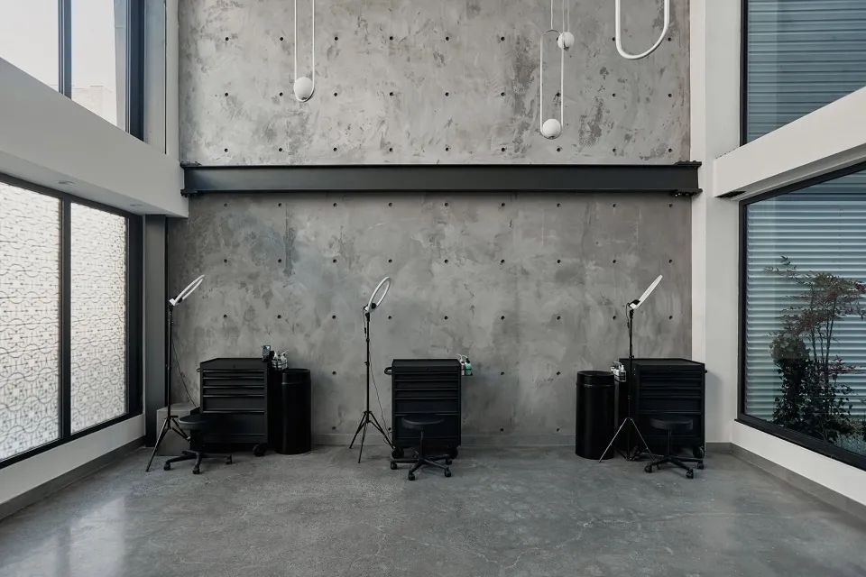 Tattoo studio furniture and style design sharing