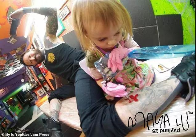 Germany's youngest tattoo artist is only 9 years old