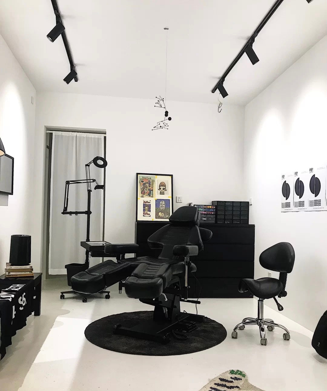 Tattoo Artist Product Feedback Picture: Tattoo Hydraulic Client Chair