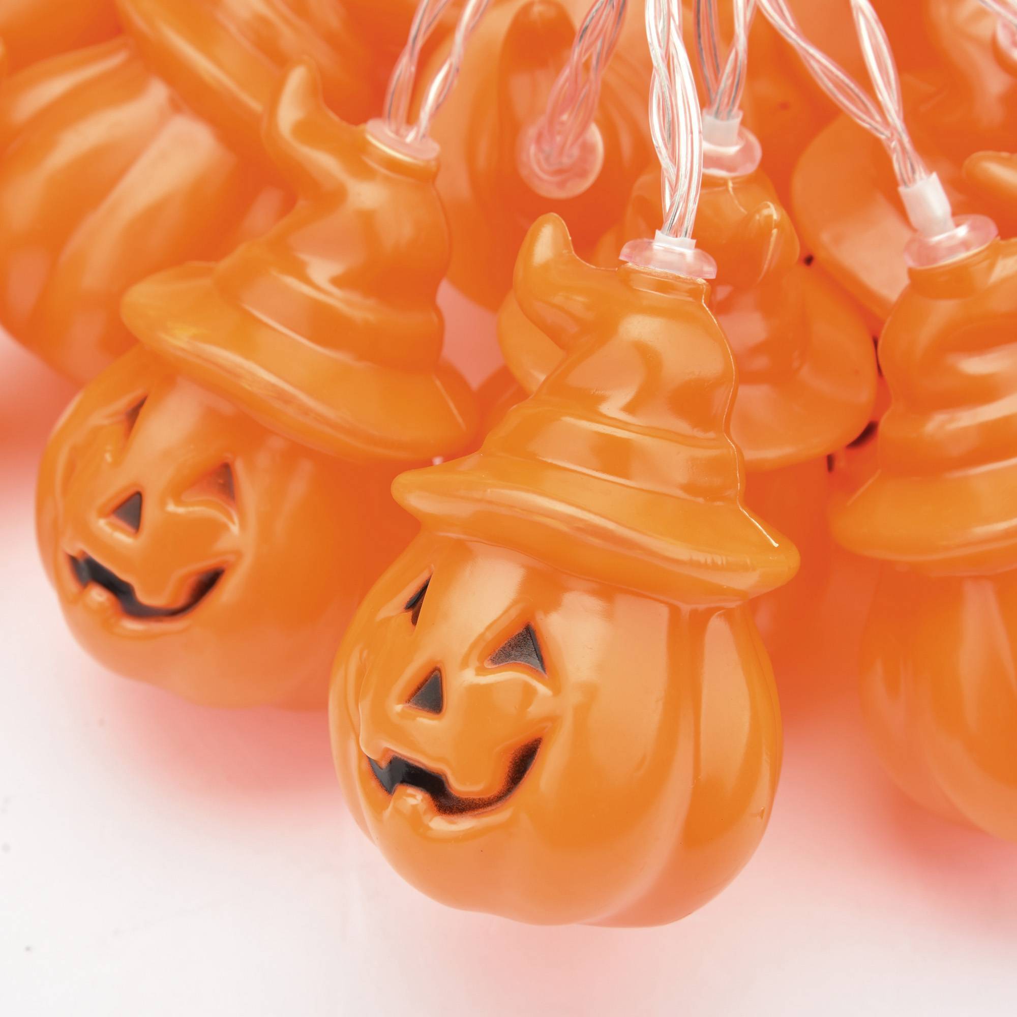 Halloween String Lights for Tattoo Studios – Spooky LED Decor to Create a Festive Client-Friendly Atmosphere